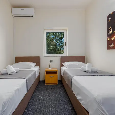 Dandelion Zadarvillas * Nadin