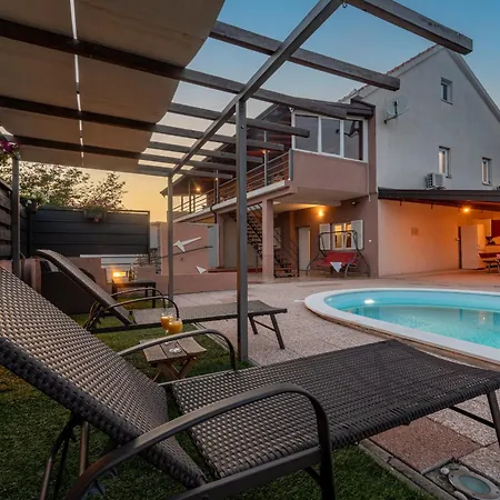 Dandelion Zadarvillas