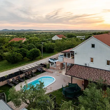 Dandelion Zadarvillas 别墅 *